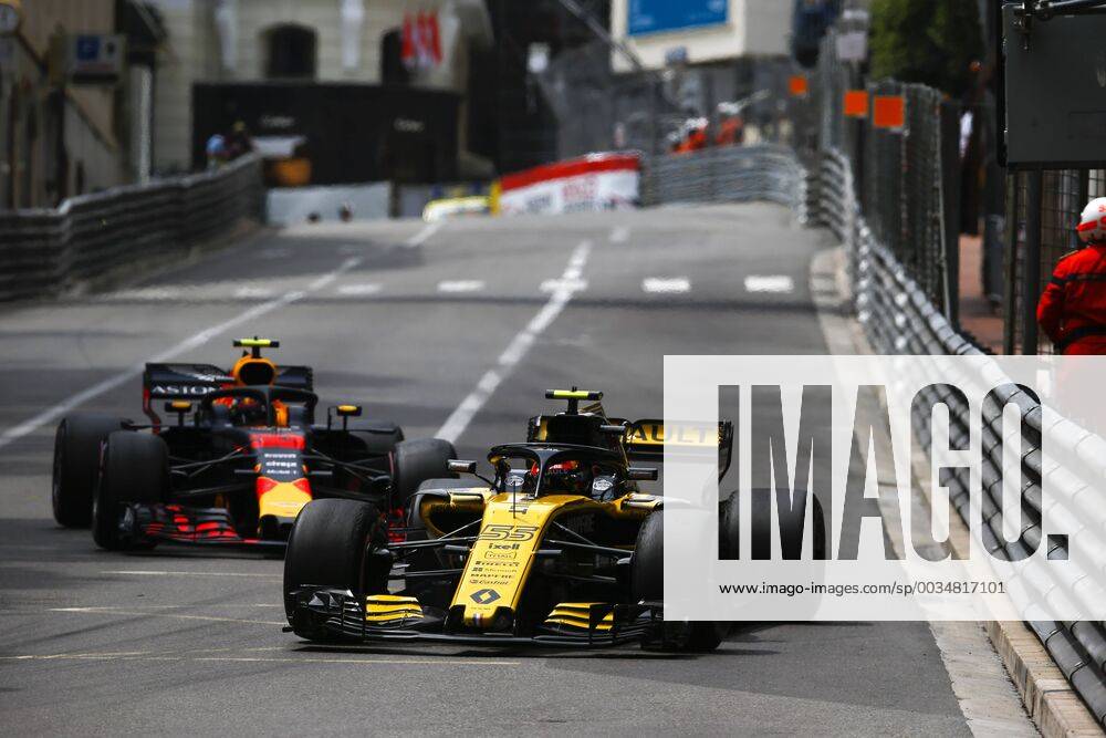 Motorsports: FIA Formula One World Championship WM Weltmeisterschaft 2018, Grand Prix of Monaco, 55 Carlos Sainz jr. (ESP, Renault Formula One Team), 33 Max Verstappen (NLD, Aston Martin Red Bull Racing), Monte Carlo Monaco