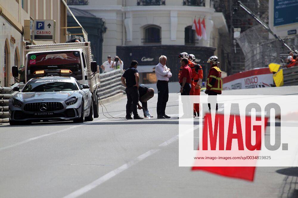 Photo4 LaPresse 24 05 2018 Monte Carlo, Monaco Grand Prix Formula One Monaco 2018 In the pic: Christian Horner (GBR), Red Bull Racing, Sporting Director , check the track & xa9; Photo4 LaPresse 24 05 2018 Monte Carlo, Monaco Sport Grand Prix Formula One Monaco 2018 In the pic: Christian Horner (GBR), Red Bull Racing, Sporting Director , check the track
