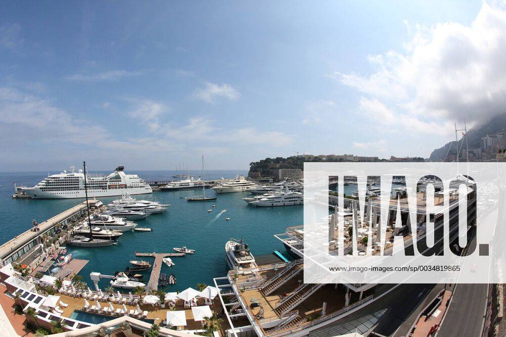 Photo4 LaPresse 24 05 2018 Monte Carlo, Monaco Grand Prix Formula One Monaco 2018 In the pic: Atmosphere , Sebastian Vettel (GER) Scuderia Ferrari SF71H & xa9; Photo4 LaPresse 24 05 2018 Monte Carlo, Monaco Sport Grand Prix Formula One Monaco 2018 In the pic: Atmosphere , Sebastian Vettel (GER) Scuderia Ferrari SF71H