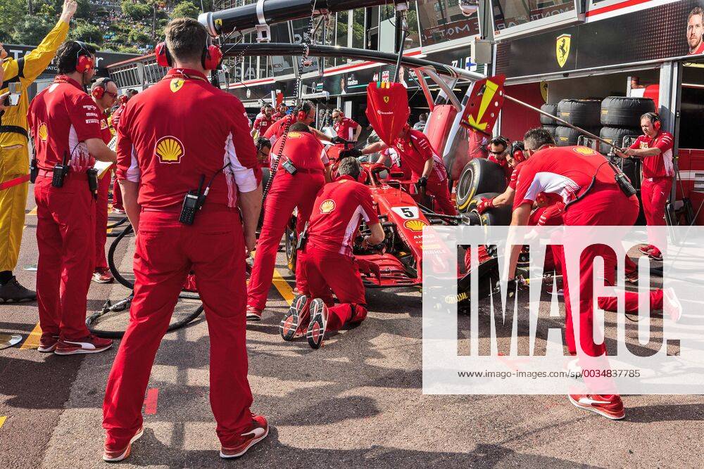 Hustle in the Ferrari Box with Sebastian Vettel Grand Prix of Monaco 2018 Race Motorsport Formula 1 26 05 2018 Grand Prix of Monaco 2018 Race Motorsport Formula 1 26 05 2018 Monte Carlo