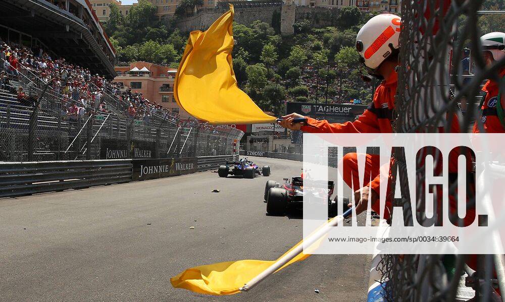Crash Max Verstappen Red Bull Racing formula 1 GP Monaco 26 05 2018 Photo mspb Jean Petin Crash Max Verstappen formula 1 GP Monaco 2018