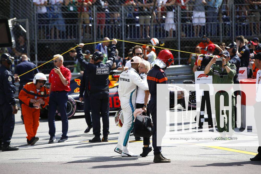 Motorsports: FIA Formula One World Championship WM Weltmeisterschaft 2018, Grand Prix of Monaco, 44 Lewis Hamilton (GBR, Mercedes AMG Petronas Motorsport), Angela Cullen Monte Carlo Monaco