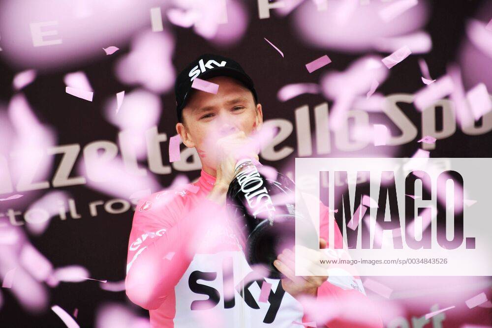 - SPORT Giro d Italia, Chris Froome verteidigt Gesamtwertung auf der 20. Etappe Photo Gian Mattia D Alberto - LaPresse 2018-05-26 CERVINIA (Italy) Cycling Giro d Italia 2018 - 101th edition - stage 20 SUSA - CERVINIA In the pic: FROOME Chris (GBR) (TEAM SKY) , pink jersey