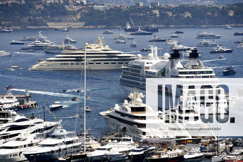 Motorsports: FIA Formula One World Championship WM Weltmeisterschaft 2018, Grand Prix of Monaco, Port of Monte Carlo, Hafen, Harbor, Schiffe, ships, Yacht, Yachten, Stadt, City, Reise, Reisen, Reisefeature, general view, Totale, Übersicht Monte Carlo Monaco