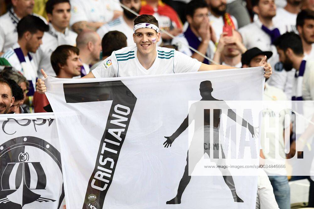 Mg Kiev (Ucraina) 26 05 2018 - finale Champions League Real Madrid-Liverpool foto Matteo Gribaudi Image nella foto: tifosi Real Madrid