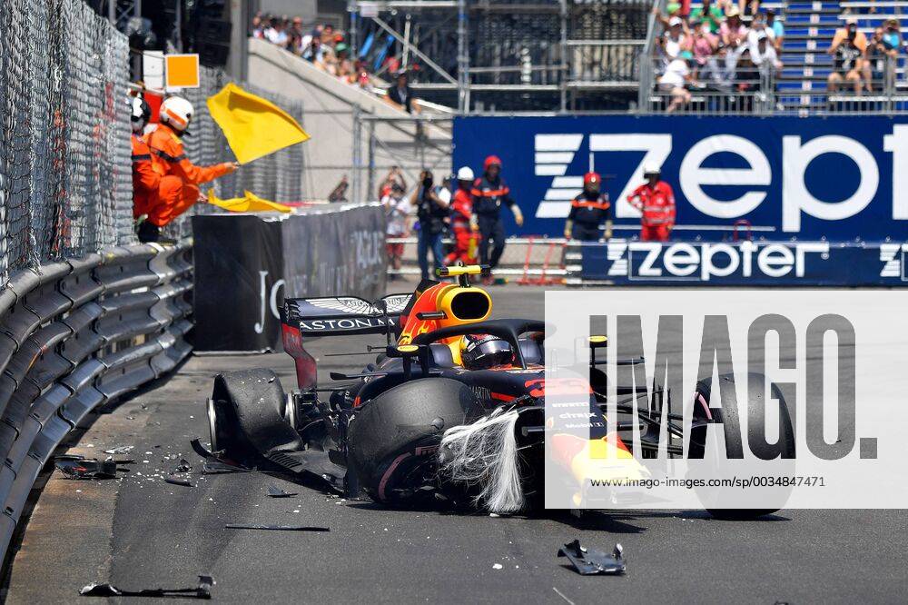 Crash Max Verstappen Red Bull Racing formula 1 GP Monaco 26 05 2018 Photo mspb Jean Petin Crash Max Verstappen formula 1 GP Monaco 2018