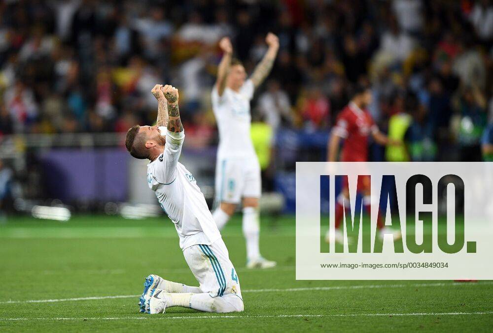Fußball, Real Madrid gewinnt Champions League Fußball, CL Finale, Real Madrid - FC Liverpool 2018.05.26 Kijow Kiev Pilka nozna Liga Mistrzow Final Sezon 2017 2018 Real Madryt - Liverpool FC N z Sergio Ramos radosc po meczu Foto Rafal Oleksiewicz PressFocus 2018.05.26 Kijow Kiev Football Champions League Final Season 2017 2018 Sergio Ramos radosc po meczu Credit: Rafal Oleksiewicz PressFocus NEWSPIX.PL --- Newspix.pl 20180526PF_RO0152