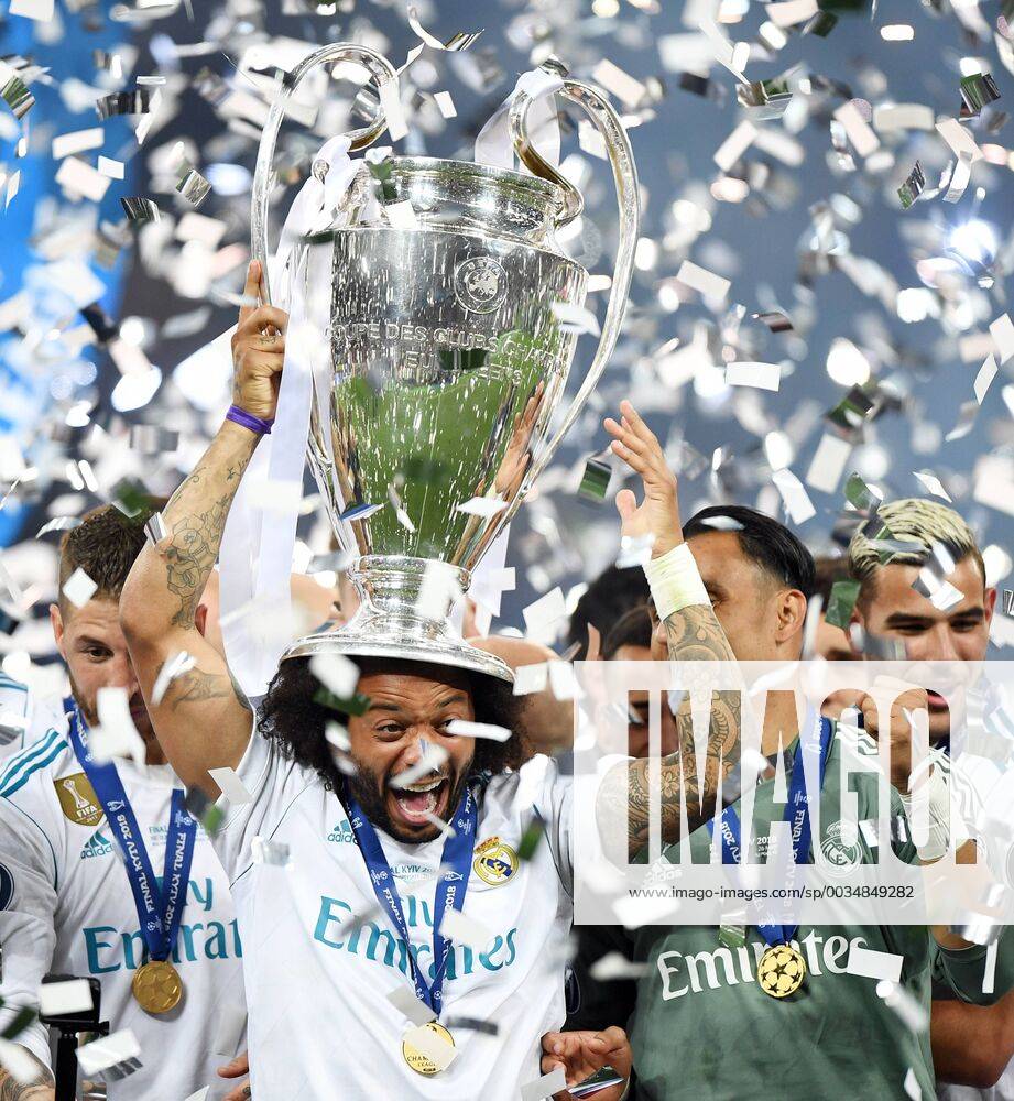 Fußball, Real Madrid gewinnt Champions League 2018.05.26 Kijow Kiev Pilka nozna Liga Mistrzow Final Sezon 2017 2018 Real Madryt - Liverpool FC N z Radosc Realu po zdobyciu pucharu Ligi Mistrzow feta podium Celebrates victory after UEFA Champions League final Foto Rafal Oleksiewicz PressFocus 2018.05.26 Kijow Kiev Football Champions League Final Season 2017 2018 Radosc Realu po zdobyciu pucharu Ligi Mistrzow feta podium Celebrates victory after UEFA Champions League final Credit: Rafal Oleksiewicz PressFocus NEWSPIX.PL --- Newspix.pl 20180526PF_RO0160
