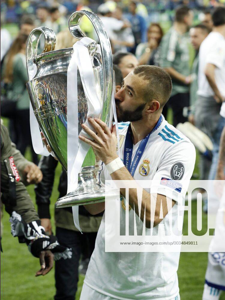Karim Benzema of Real Madrid with UEFA Champions League trophy, Coupe des clubs Champions Europeens during the UEFA Champions League final between Real Madrid and Liverpool on May 26, 2018 at NSC Olimpiyskiy Stadium in Kyiv, Ukraine UEFA Champions League 2017 2018 Imagesx xMauricexvanxSteenxIVx 11044428