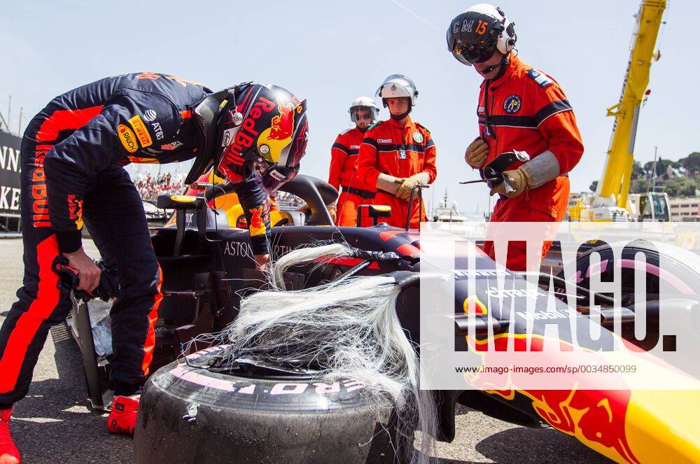 - SPORT May 26, 2018 - Monte Carlo, Monaco - MAX VERSTAPPEN of Netherlands checks out the suspension damage to his Red Bull Racing-TAG Heuer RB14 after crashing during morning practice for the Formula One Grand Prix de Monaco. The damage done also required a gearbox change, and repairs were not completed in time for Verstappen to set a time during Saturday s qualifying session. F1 2018: Monaco Grand Prix: Qualifying - ZUMAn230 20180526_zaa_n230_1009