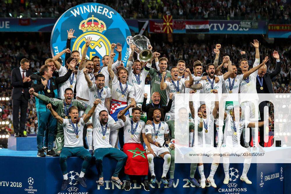 26th May 2018, Kiev Olympic Stadium, Kiev, Ukraine; UEFA Champions League Final, Real Madrid versus Liverpool; Real Madrid players celebrate winning the trophy ActionPlus12029327 StevexFeeney