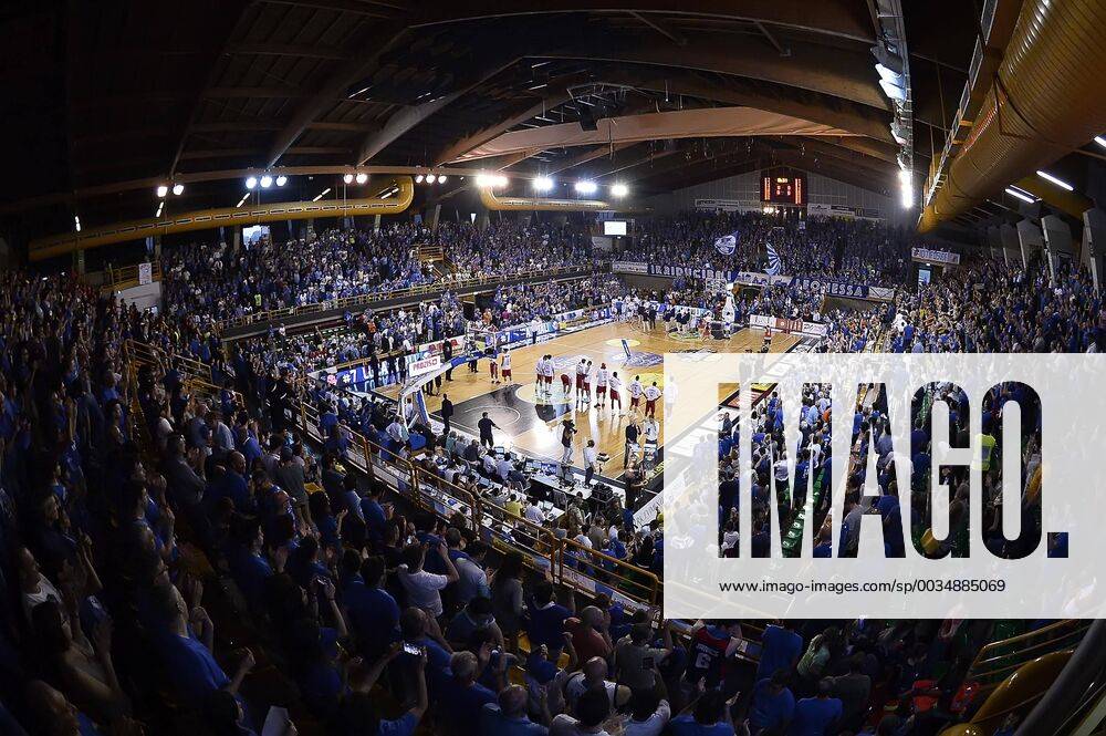 Photo Richard Morgano - LaPresse 28 May 2018 - Brescia (Italy) Basket Serie A basket season 2017-2018 Playoff Semifinals Game 3 Germani Brescia vs EA7 Emporio Armani Olimpia Milano In the pic: pubblico