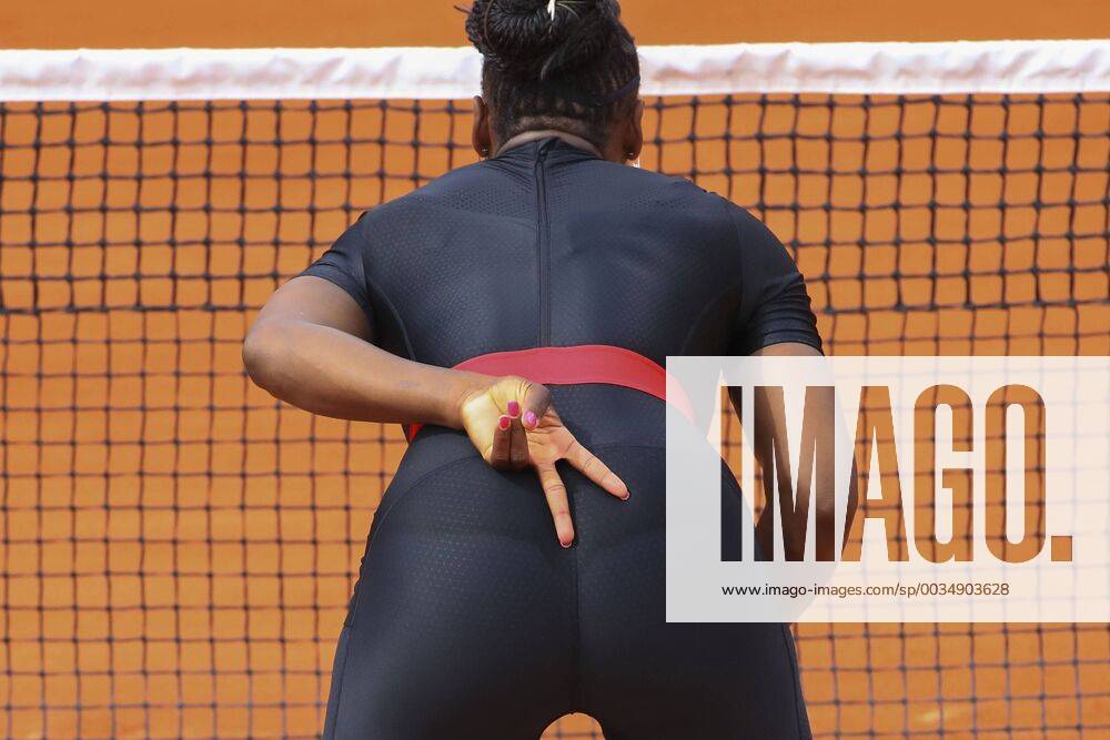 - SPORT Serena Williams (USA double ) TENNIS : Roland Garros 2018 - Internationaux de France - 30 05 2018 GwendolineLeGoff Panoramic