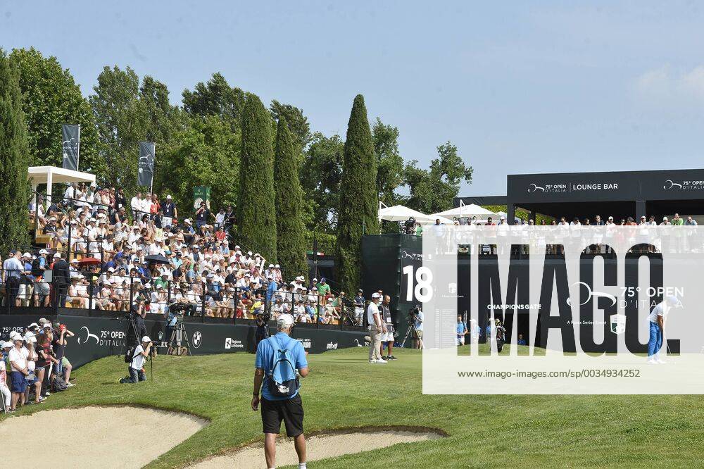 Photo Richard Morgano - LaPresse 02 June 2018 - Brescia (Italy) Golf Garda Golf - Soiano del Garda 75& xb0; Open D Italia Game 3 In the pic: Pubblico