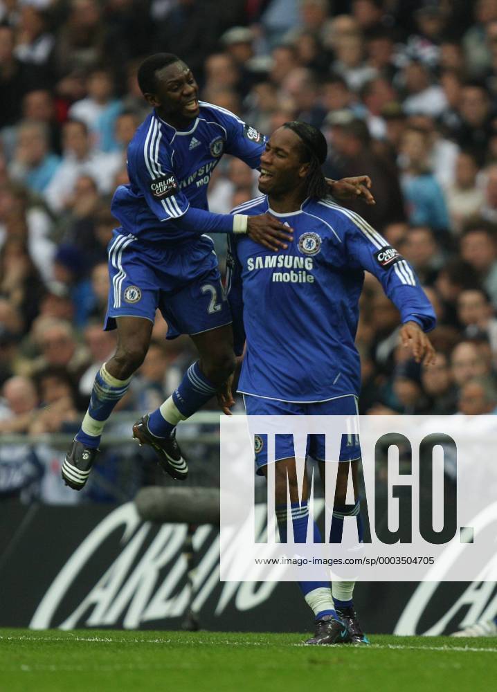 Didier Drogba (re.) und Shaun Wright Phillips (beide Chelsea) - Torjubel - Fußball Herren Carling Cup 2007 2008, League, Ligapokal, englischer Pokal, Pokalspiel, Endspiel, Finale, Gruppe London Freude, Fußball Herren Carling Cup 2007 2008, League, Ligapokal, englischer Pokal, Pokalspiel, Endspiel, Finale, Gruppe London Freude,
