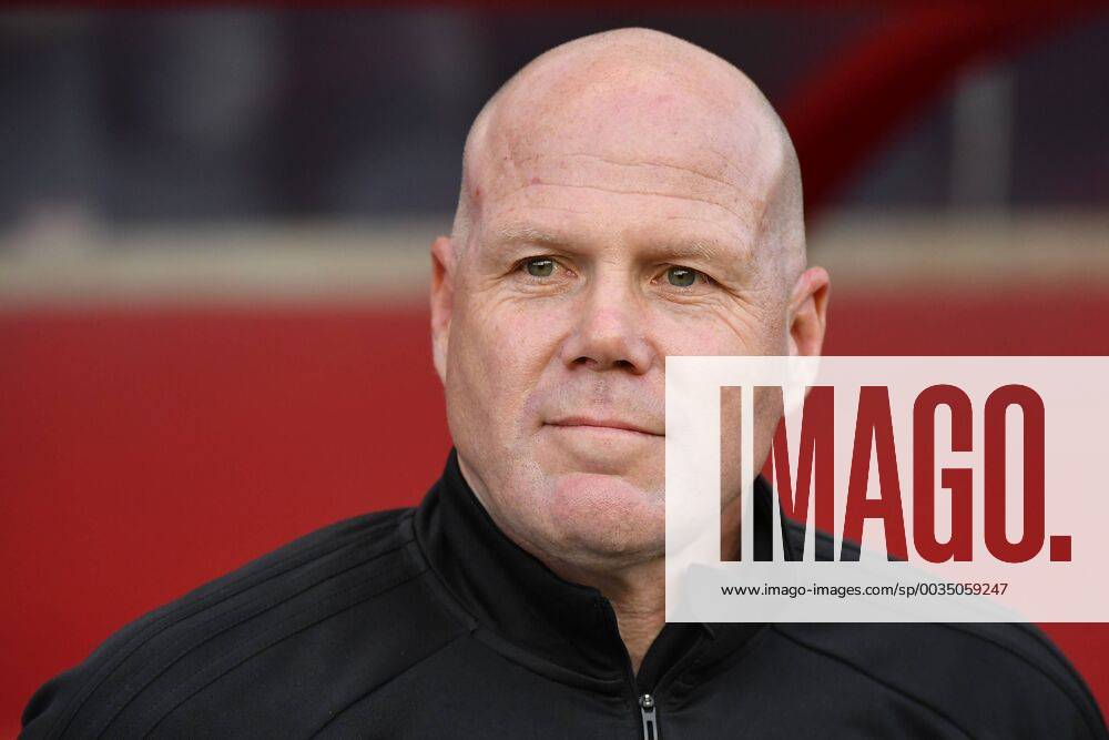 BRIDGEVIEW, IL - JUNE 09: New England Revolution head coach Brad Friedel before the game between the Chicago Fire and the New England Revolution on June 9, 2018 at Toyota Park in Bridgeview, Illinois. (Photo by Quinn Harris Icon Sportswire) SOCCER: JUN 09 MLS Fussball Herren USA - New England Revolution at Chicago Fire Icon186900004