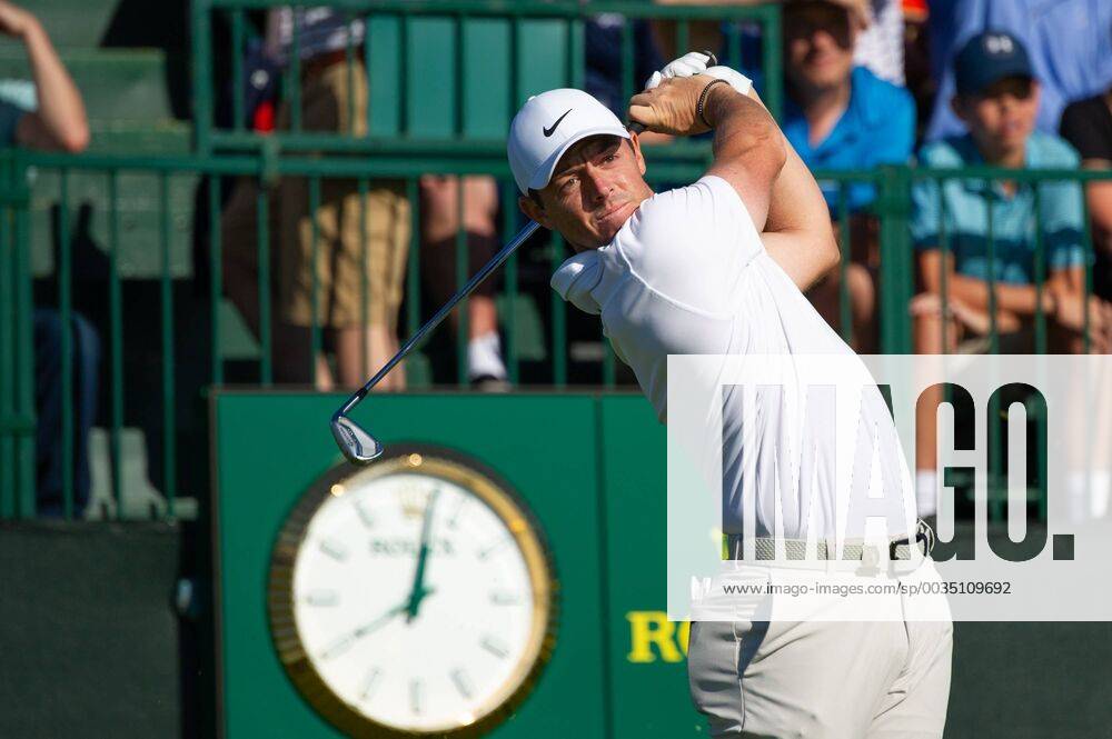 Rory McIlroy from Northern Ireland tees off on the 10th hole in the first round of the 118th U.S. Open Championship at Shinnecock Hills Golf Club in Southampton, New York on June 14, 2018. NYP20180614104 COREYxSIPKIN
