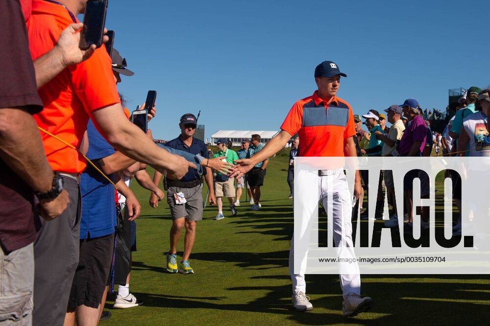 Jordan Spieth walks to the 11th tee box in the first round of the 118th U.S. Open Championship at Shinnecock Hills Golf Club in Southampton, New York on June 14, 2018. NYP20180614116 COREYxSIPKIN