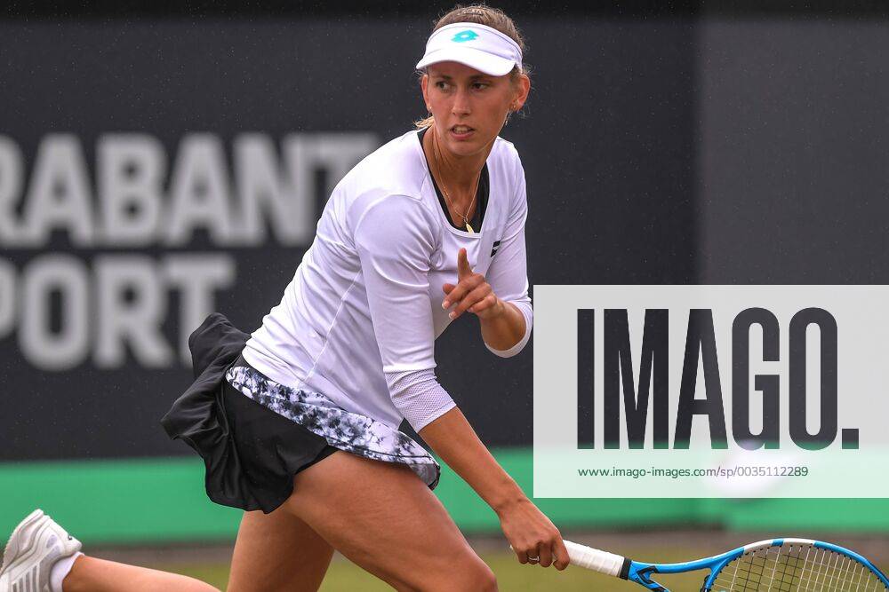Belgian Elise Mertens reacts during a tennis game between Belgian Elise Mertens WTA Tennis Damen 15) and German Antonia Lottner (WTA 148), in the second round of the women s singles at the Libema Open ATP Tennis Herren tennis tournament in Rosmalen, the Netherlands, Thursday 14 June 2018. LUCxCLAESSEN x05363881x