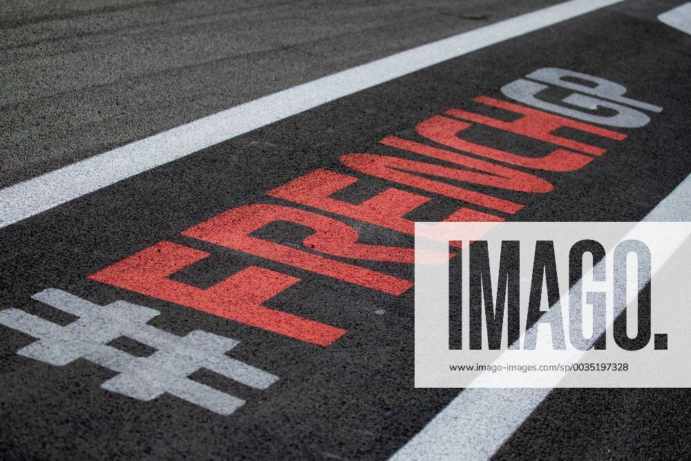Lettering on the tarmac French GP Grand Prix of France 2018 Race Motorsport Formula 1 21 06 2018 French Grand Prix 2018 Race Motorsport Formula 1 21 06 2018 Le Castellet
