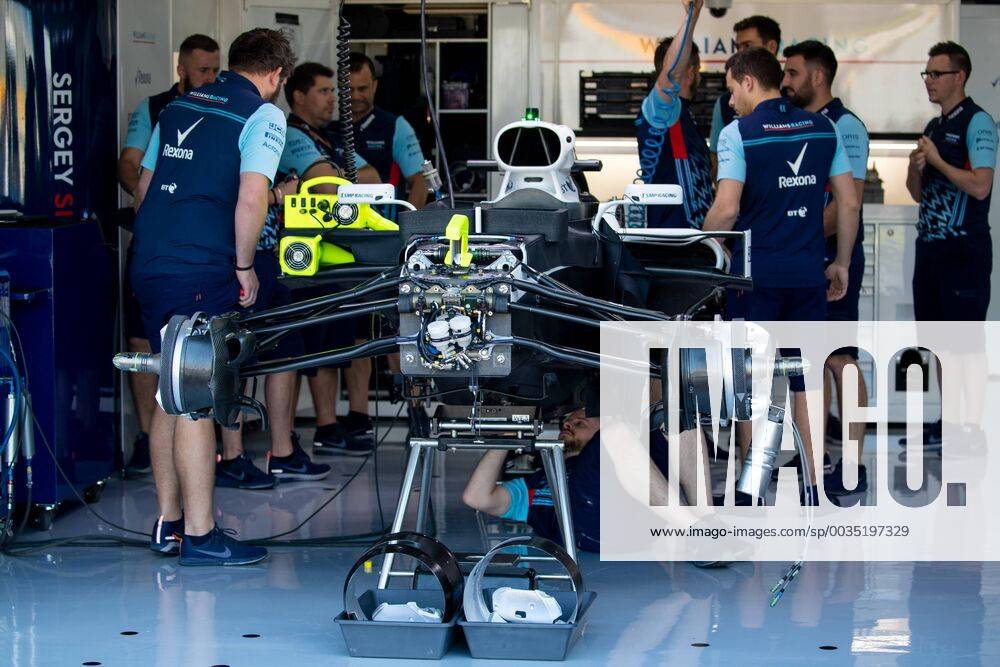 View into the Williams Box Grand Prix of France 2018 Race Motorsport Formula 1 21 06 2018 French Grand Prix 2018 Race Motorsport Formula 1 21 06 2018 Le Castellet