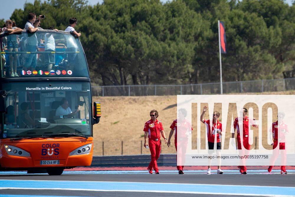 Sebastian Vettel Scuderia Ferrari visits the track with team members and waving fans on a bus Grand Prix of France 2018 Race Motorsport Formula 1 21 06 2018 French Grand Prix 2018 Race Motorsport Formula 1 21 06 2018 Le Castellet