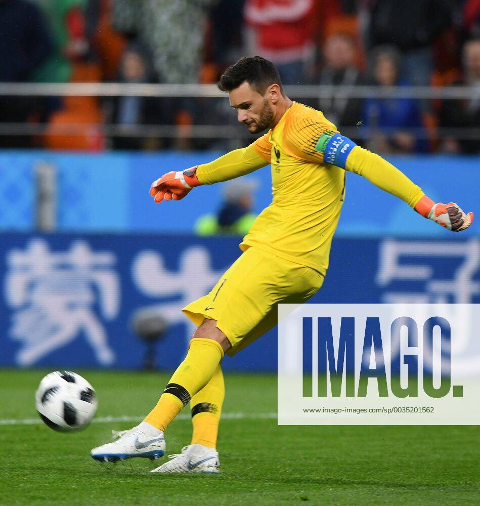 (180621) -- YEKATERINBURG, June 21, 2018 -- Goalkeeper Hugo Lloris of France competes during the 2018 FIFA World Cup WM Weltmeisterschaft Fussball Group C match between France and Peru in Yekaterinburg, Russia, June 21, 2018. France won 1-0. ) (SP)RUSSIA-YEKATERINBURG-2018 WORLD CUP-GROUP C-FRANCE VS PERU DuxYu