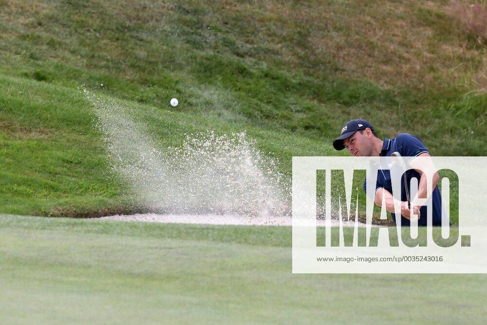 Martin Kaymer GER plays for victory with Successful Blow from Bunker Sand Bunker Strike 4 Day 30 BMW International Open Golf Golf Open Good Lärchenhof Cologne 24 06 2018 BMW International Open Golf Cologne