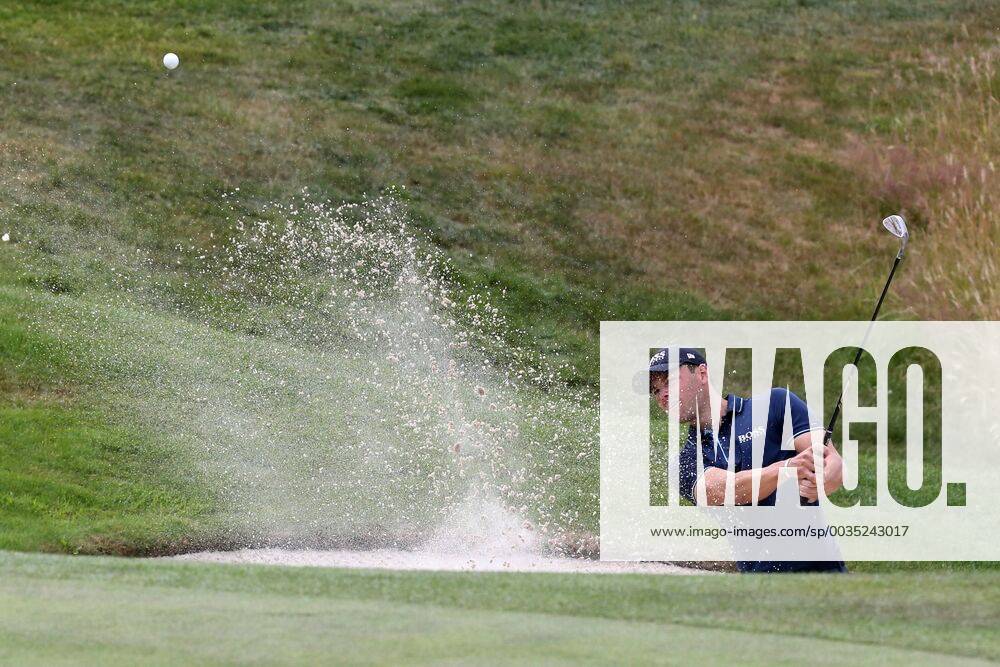 Martin Kaymer GER plays for victory with Successful Blow from Bunker Sand Bunker Strike 4 Day 30 BMW International Open Golf Golf Open Good Lärchenhof Cologne 24 06 2018 BMW International Open Golf Cologne