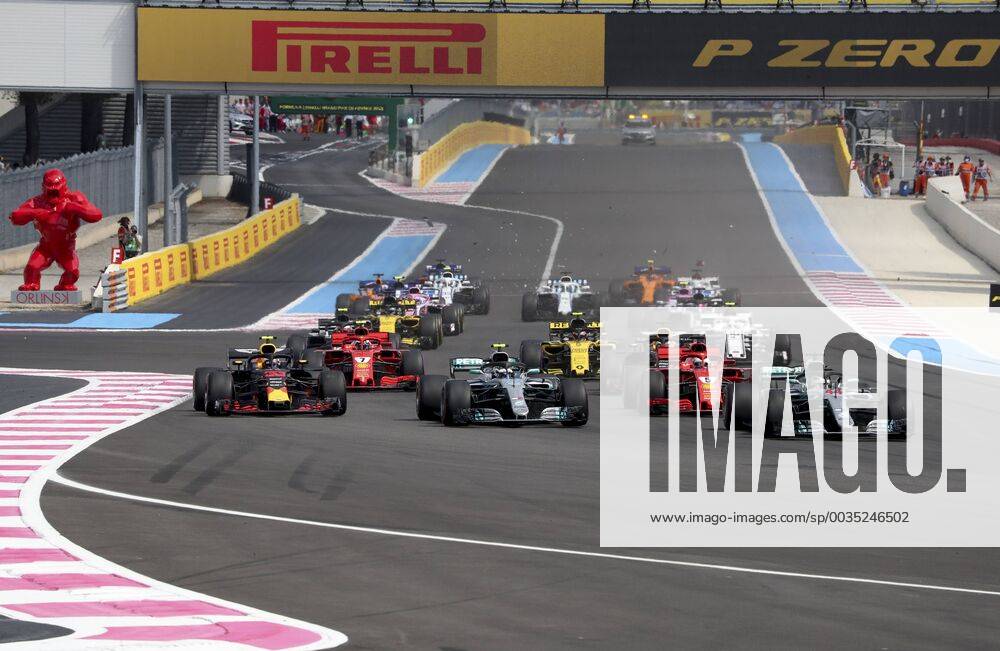 Motorsports: FIA Formula One World Championship WM Weltmeisterschaft 2018, Grand Prix of France, Start, 44 Lewis Hamilton (GBR, Mercedes AMG Petronas Motorsport), 77 Valtteri Bottas (FIN, Mercedes AMG Petronas Motorsport), 5 Sebastian Vettel (GER, Scuderia Ferrari), 33 Max Verstappen (NLD, Aston Martin Red Bull Racing), Le Castellet France