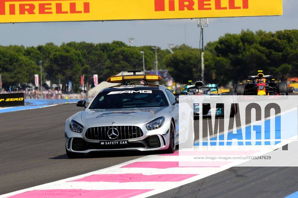 Le Castellet, Var, France - Mercedes 44 Driver LEWIS HAMILTON (GBR) behind the safety car during the Formula one French Grand Prix at the Paul Ricard circuit at Le Castellet - France. F1 2018: French Grand Prix : Lewis Hamilton won - ZUMAp119 20180624_zaf_p119_028