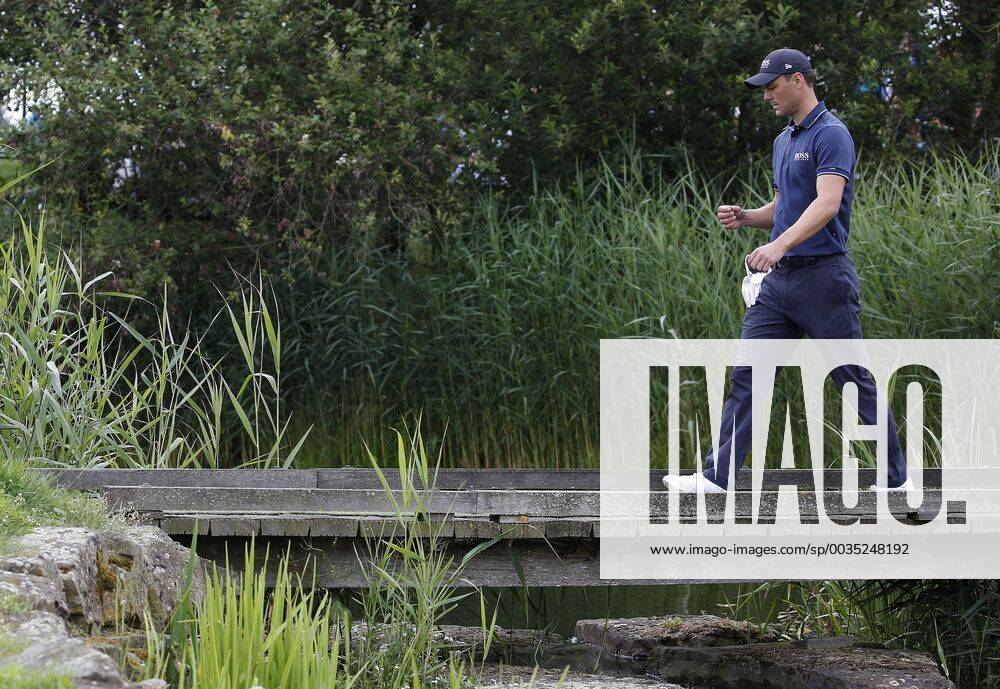 Golf 30 BMW International Open Golf Club Lärchenhof Pulheim near Cologne on 24 June 2018 Martin KAYMER GER crosses a bridge on his way to the fairway