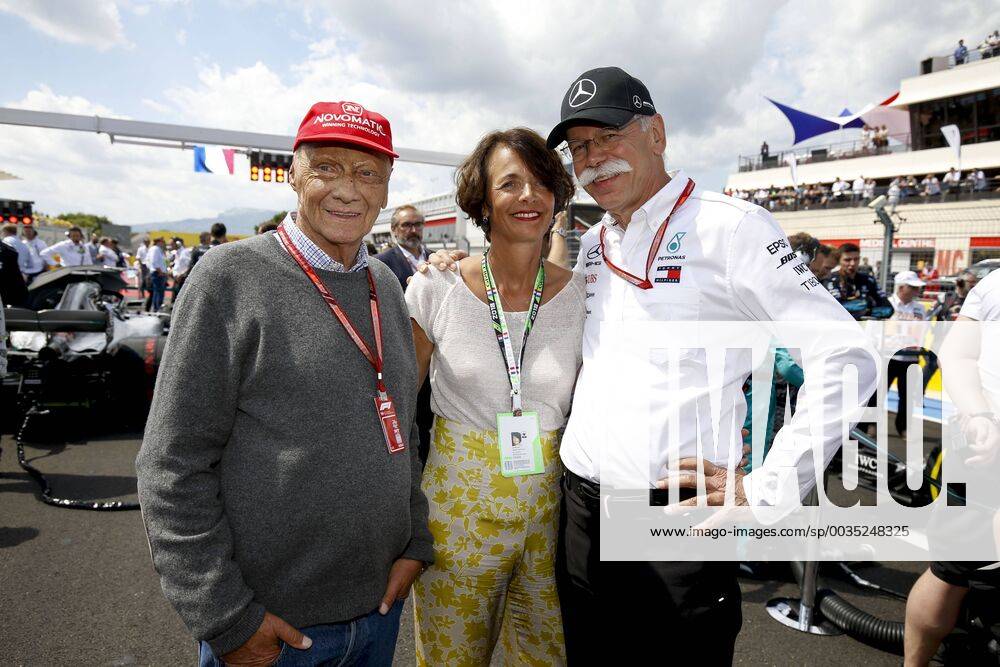 Motorsports: FIA Formula One World Championship WM Weltmeisterschaft 2018, Grand Prix of France, Niki Lauda (AUT, Mercedes AMG Petronas Motorsport), Dr. Dieter Zetsche (Chairman of the Board of Management of Daimler AG, Head of Mercedes-Benz Cars) and his wife Anne Le Castellet France