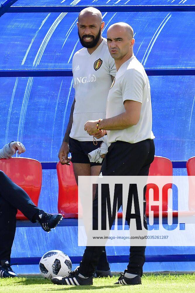 MOSCOW, RUSSIA - JUNE 25 : Thierry Henry ass. coach of Belgian Team and Roberto Martinez head coach of Belgian Team pictured during a training session as part of the preparation prior to the FIFA 2018 World Cup Russia group G phase match between Belgium and England at the Guchkova Sports center in Dedovsk on June 25, 2018 in Moscow, Russia, 25 06 2018 FOOTBALL : PC & training of the National Soccer Team of Belgium - 25 06 2018 PHOTONEWS PANORAMIC