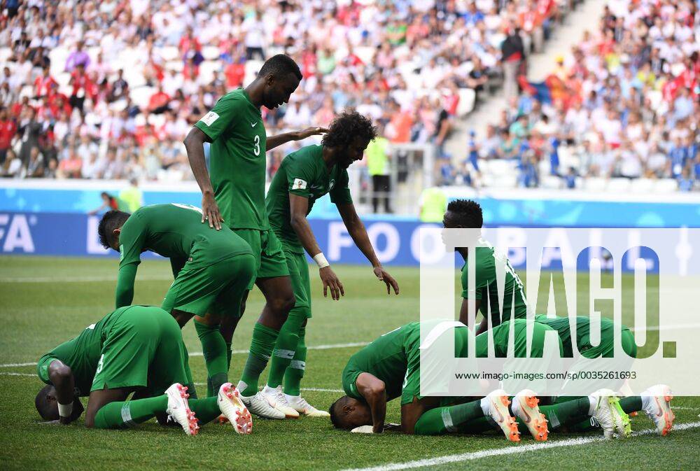 SPORT (180625) -- VOLGOGRAD, June 25, 2018 -- Players of Saudi Arabia celebrate scoring during the 2018 FIFA World Cup WM Weltmeisterschaft Fussball Group A match between Saudi Arabia and Egypt in Volgograd, Russia, June 25, 2018. ) (SP)RUSSIA-VOLGOGRAD-2018 WORLD CUP-GROUP A-SAUDI ARABIA VS EGYPT LixGa