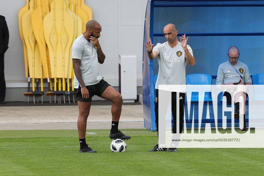 WM 2018, Training Nationalteam Belgien Belgium s assistant coach Thierry Henry and Belgium s head coach Roberto Martinez pictured during a training session of Belgian national soccer team the Red Devils in Dedovsk, near Moscow, Russia, Tuesday 26 June 2018. The team is preparing for their third game at the FIFA World Cup WM Weltmeisterschaft Fussball 2018. BRUNOxFAHY x05371546x