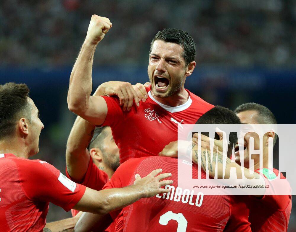 KW26 Bilder de Tages - SPORT (180627) -- NIZHNY NOVGOROD, June 27, 2018 -- Blerim Dzemaili (top) of Switzerland celebrates his scoring during the 2018 FIFA World Cup WM Weltmeisterschaft Fussball Group E match between Switzerland and Costa Rica in Nizhny Novgorod, Russia, June 27, 2018. ) (SP)RUSSIA-NIZHNY NOVGOROD-2018 WORLD CUP-GROUP E-SWITZERLAND VS COSTA RICA FeixMaohua