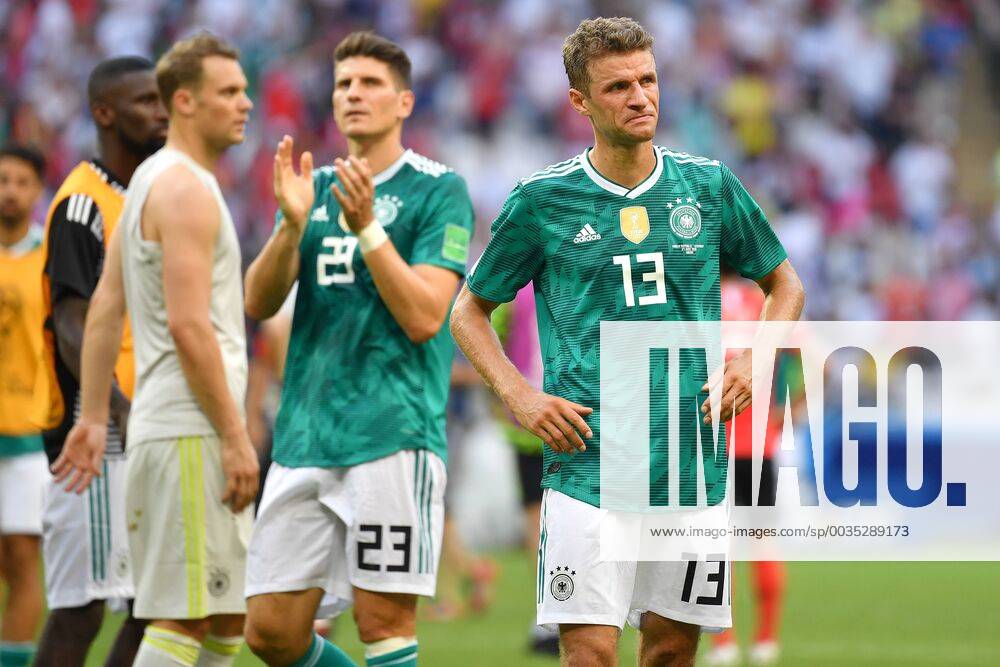 V re Thomas MUELLER GER after end of game Mario GOMEZ GER Manuel NEW goalie GER cries cry disappointed frustrated dejected Action South Korea KOR Germany GER 2 0 Preliminary Group F match 43 on 27 06 2018 in Kazan Kazan Arena World Cup 2018 in Russia vom 14 06 15 07 2018