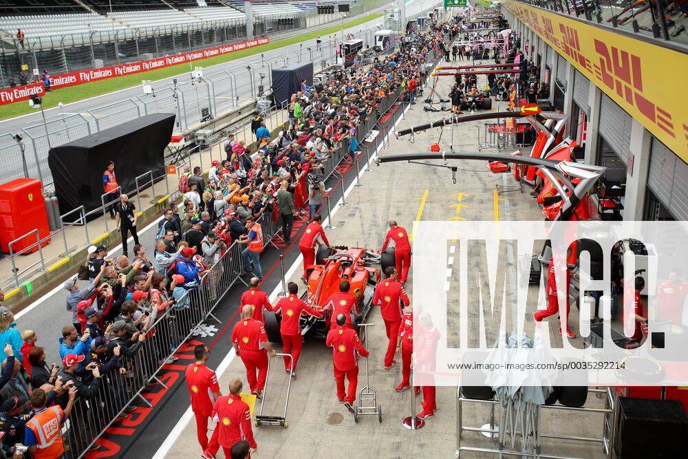 FORMULA 1 - GP of Austria 2018 SPIELBERG,AUSTRIA,28.JUN.18 - MOTORSPORTS, FORMULA 1 - Grand Prix of Austria, Red Bull Ring, preview. Image shows the pitlane walk. GEPAxpictures xChristianxWalgram