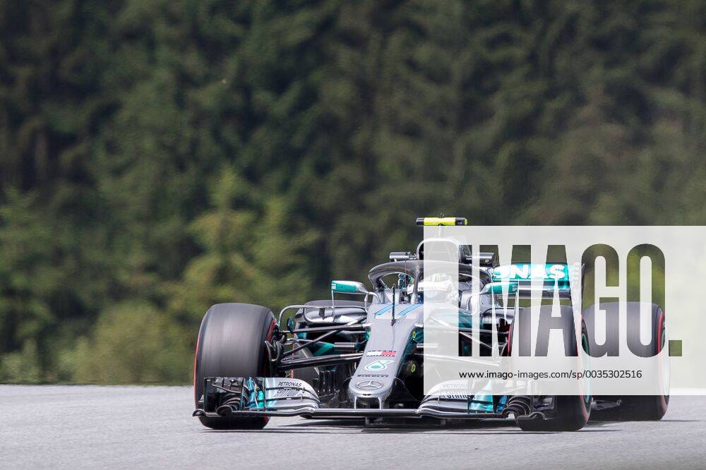 Red Bull Ring Spielberg AUT FIA Formula 1 Grand Prix of Austria Training im Bild Valtteri Bottas FIN Mercedes F1 Formula One driver Valtteri Bottas of Mercedes during the Austrian Formula One Grand Prix at the Red Bull Ring at Spielberg France on 2018 06 28 Spielberg EX_ANG