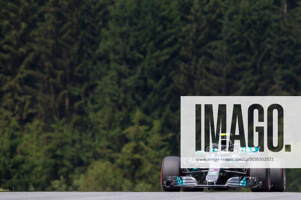 Red Bull Ring Spielberg AUT FIA Formula 1 Grand Prix of Austria Training im Bild Valtteri Bottas FIN Mercedes F1 Formula One driver Valtteri Bottas of Mercedes during the Austrian Formula One Grand Prix at the Red Bull Ring at Spielberg France on 2018 06 28 Spielberg EX_ANG