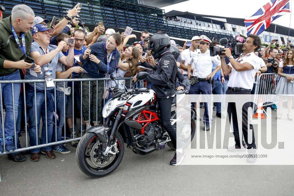Motorsports: FIA Formula One World Championship WM Weltmeisterschaft 2018, Grand Prix of Austria, 44 Lewis Hamilton (GBR, Mercedes AMG Petronas Motorsport), Spielberg Austria