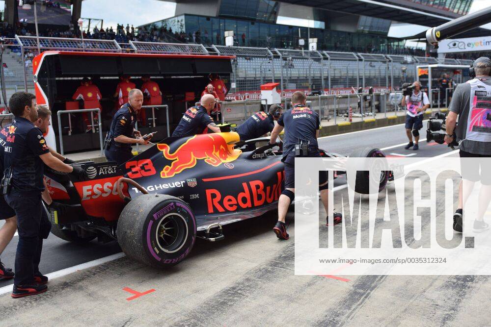 Max Verstappens car Aston Martin Red Bull Racing returns to the pits after his retirement Formula One Grand Prix of Austria Red Bull Ring 30 06 2018 Formula 1 Grand Prix of Austria Red Bull Ring 30 06 2018 Spielberg