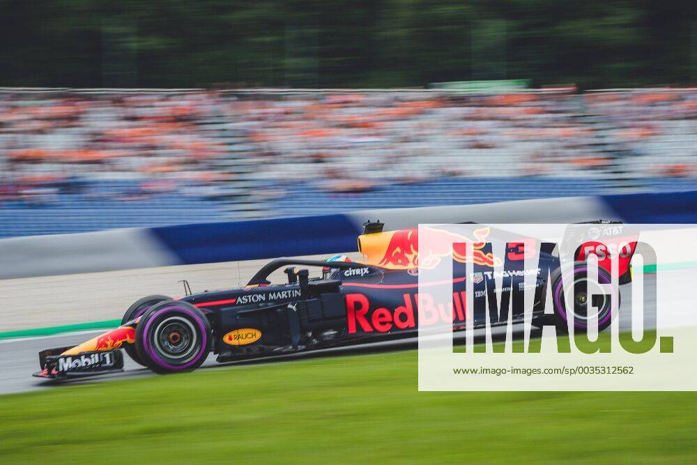 Red Bull Ring Spielberg AUT FIA Formula 1 Grand Prix of Austria Training im Bild Daniel Ricciardo AUS Red Bull Racing Australian Formula One drive Daniel Ricciardo of Red Bull Racing during the Austrian FIA Formula One Grand Prix at the Red Bull Ring in Spielberg Spielberg EP_ang