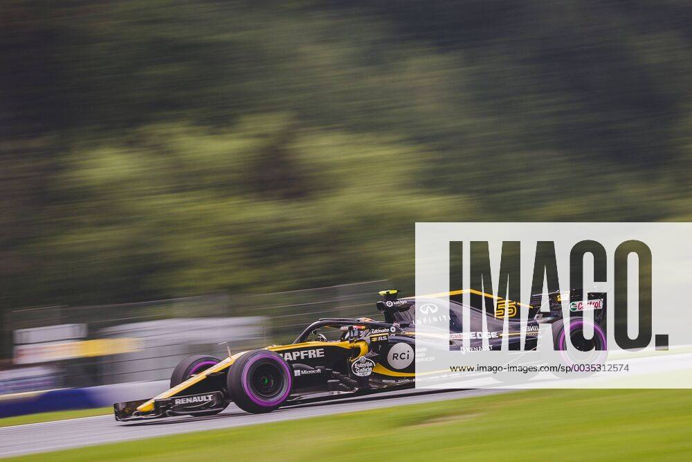 Red Bull Ring Spielberg AUT FIA Formula 1 Grand Prix of Austria Training im Bild Carlos Sainz jr ESP Renault Spanish Formula One driver Carlos Sainz jr of Renault during training of the Austrian FIA Formula One Grand Prix at the Red Bull Ring in Spielberg Spielberg EP_ang