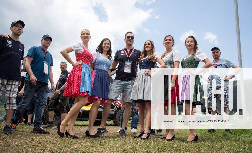 FORMULA 1 - GP of Austria 2018 PIELBERG,AUSTRIA,30.JUN.18 - MOTORSPORTS, FORMULA 1 - Grand Prix of Austria, Red Bull Ring. Image shows Formula Unas and fans. GEPAxpictures Klansek