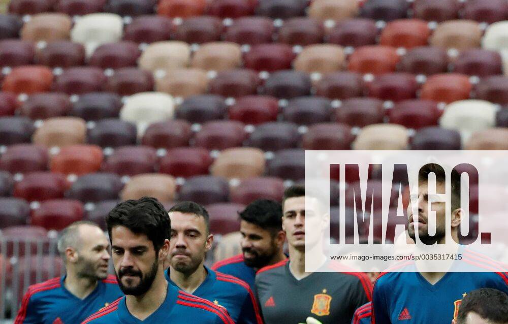 Spain s players during a training session of the team at the Luzhniki stadium, in Moscow (Russia), 30 June 2018. The Spanish national soccer team will face Russia tomorrow in the FIFA World Cup WM Weltmeisterschaft Fussball Russia 2018 round of 16. Spain s training session in Moscow !ACHTUNG: NUR REDAKTIONELLE NUTZUNG!