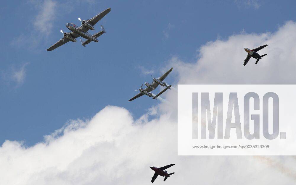 MOTORSPORTS - The Flying Bulls Air Show SPIELBERG,AUSTRIA,01.JUL.18 - MOTORSPORTS - The Flying Bulls Air Show. Image shows an airshow. GEPAxpictures xAndreasxPranter