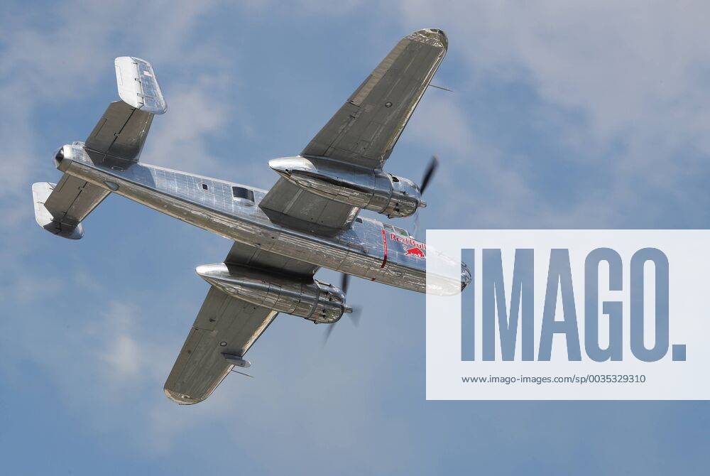 MOTORSPORTS - The Flying Bulls Air Show SPIELBERG,AUSTRIA,01.JUL.18 - MOTORSPORTS - The Flying Bulls Air Show. Image shows an airshow. GEPAxpictures xAndreasxPranter