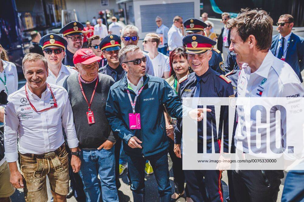 Red Bull Ring Spielberg AUT FIA Formula 1 Grand Prix of Austria race in the picture from left Niki Lauda AUT Mercedes Interior Minister Herbert Kickl FPOe Team Manager Toto Wolff AUT Mercedes fl Mercedes AMG F1 Non-Executive Chairman Niki Lauda AUT Interior Minister Herbert Kickl FPOe Mercedes AMG F1 Director of Motorsport Toto Wolff AUT during the Austrian FIA Formula One Grand Prix at the Red Bull Ring in Spielberg Spielberg EP_ang